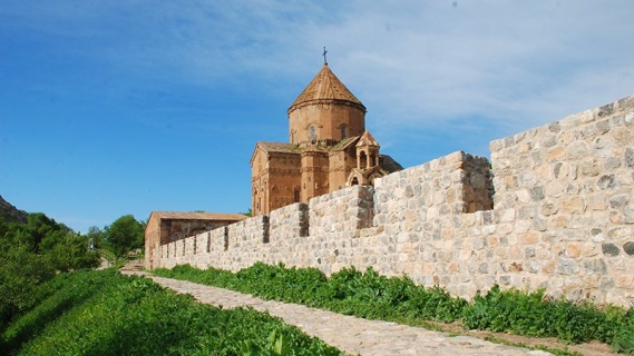 Akdamar Kilisesi