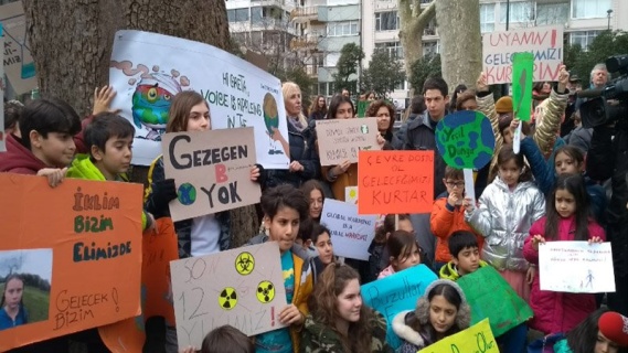 Kurbağalar ve Çocuklar