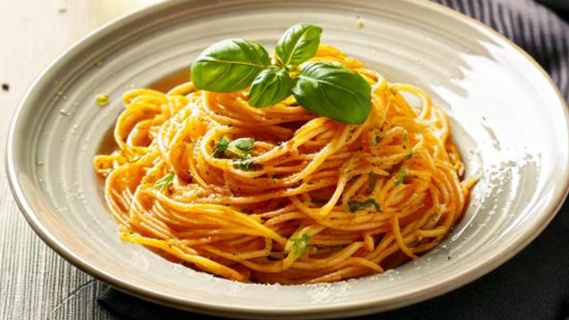 Fesleğenli Spagetti