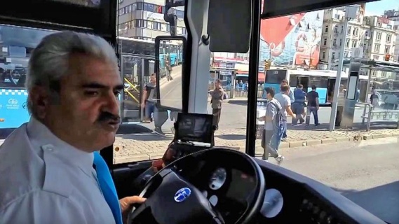 Metrobüs Geyikleri 3