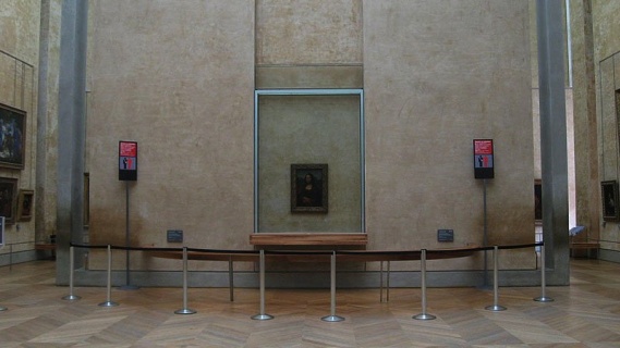 Louvre'da Mona Lisa
