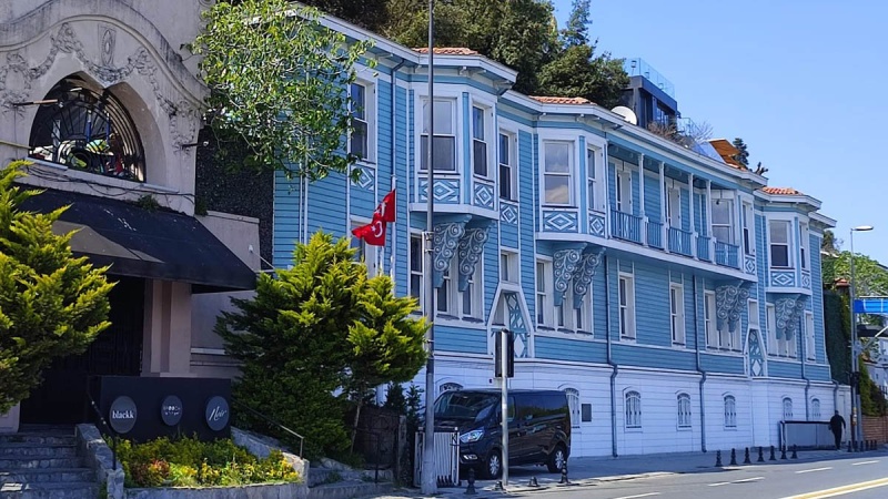 Deniz, Güneş, Bahar, Tarih Bir Arada: Ortaköy - Kuruçeşme