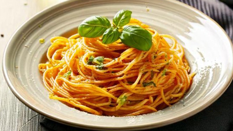 Fesleğenli Spagetti
